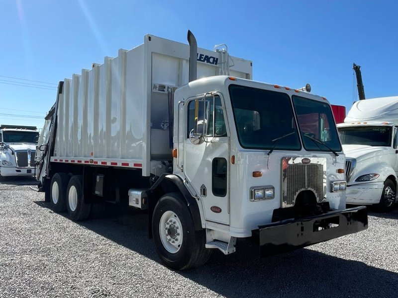 Camion recolector de basura